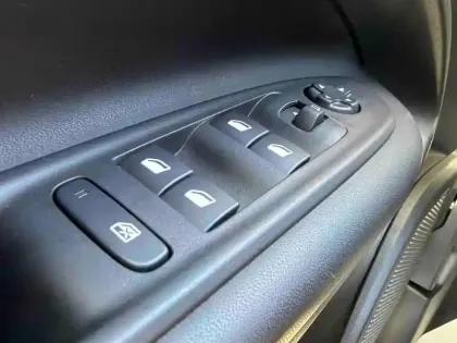 Photo 13 Jeep Avenger  Electrique 156ch 115kW Altitude