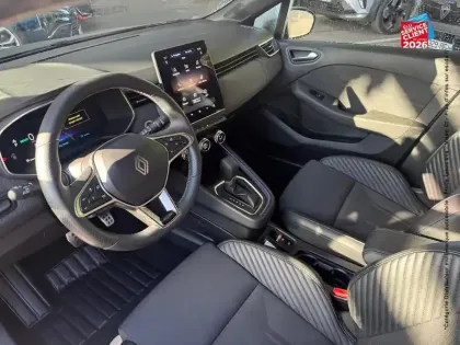 Photo 14 Renault Clio  1.6 E-Tech 145ch full hybrid esprit Alpine - 24