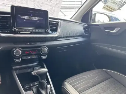 Photo 15 Kia Stonic  1.0 T-GDi 120ch MHEV GT Line Premium DCT7