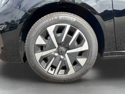 Photo 10 Peugeot 208  Hybrid 110ch Style e-DCS6