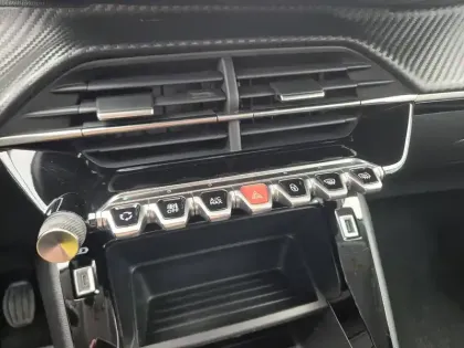 Photo 29 Peugeot 208  PureTech 100 S&S BVM6