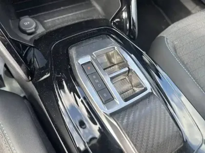 Photo 13 Peugeot 2008  Electrique 136 ch