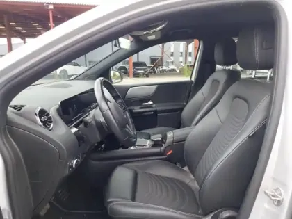 Photo 8 Mercedes Classe B  180 7G-DCT