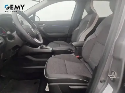 Photo 8 Renault Captur  E-Tech full hybrid 145