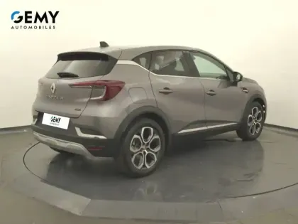 Photo 17 Renault Captur  E-Tech full hybrid 145