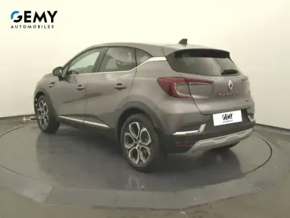 Photo 6 Renault Captur  E-Tech full hybrid 145