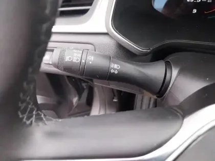 Photo 31 Renault Captur  E-Tech full hybrid 145