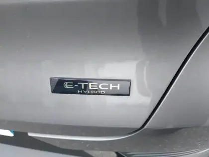 Photo 20 Renault Captur  E-Tech full hybrid 145