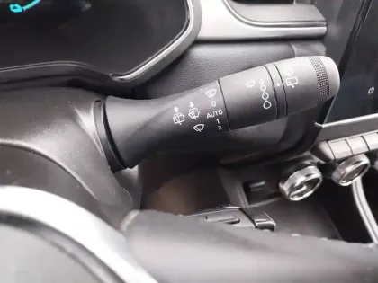 Photo 30 Renault Captur  E-Tech full hybrid 145