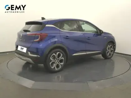 Photo 32 Renault Captur  E-Tech full hybrid 145