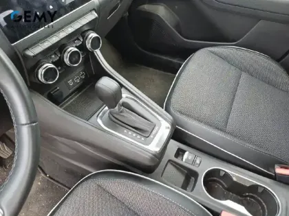Photo 11 Renault Captur  E-Tech full hybrid 145