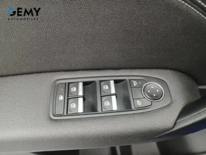 Photo 26 Renault Captur  E-Tech full hybrid 145