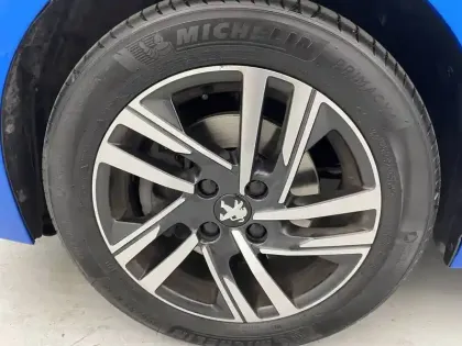 Photo 17 Peugeot 208  PureTech 100 S&S EAT8