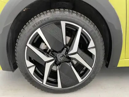 Photo 16 Peugeot 208  Hybrid 100 e-DCS6