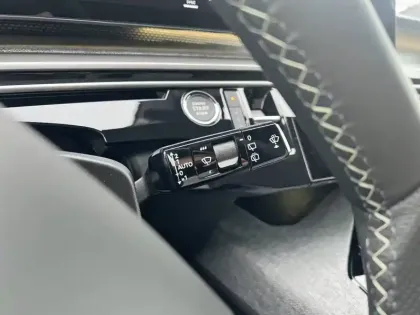 Photo 9 Peugeot 5008  Hybrid 145 ch e-DCS6