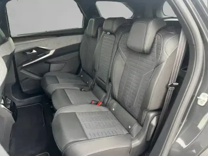 Photo 17 Peugeot 5008  Hybrid 145 ch e-DCS6