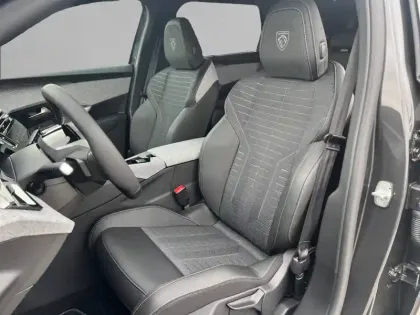 Photo 31 Peugeot 5008  Hybrid 145 ch e-DCS6