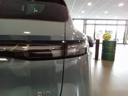 Photo 16 Leapmotor B10  REEV 18.8 kWh - 160 kW
