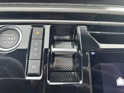 Photo 34 Peugeot 5008  Hybrid 145 ch e-DCS6