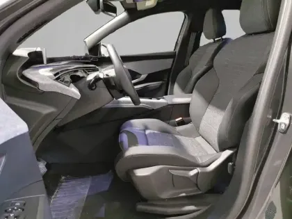 Photo 10 Peugeot 5008  Hybrid 145 ch e-DCS6