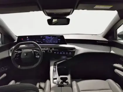 Photo 7 Peugeot 5008  Hybrid 145 ch e-DCS6