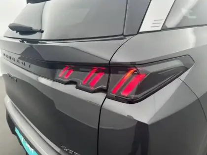 Photo 37 Peugeot 5008  Hybrid 145 ch e-DCS6