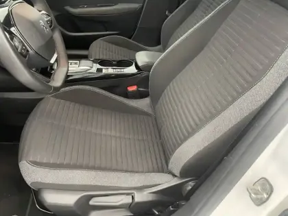 Photo 13 Peugeot 208  Electrique 50 kWh 136ch