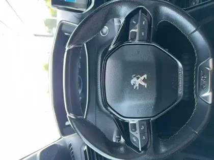 Photo 8 Peugeot 208  Electrique 50 kWh 136ch