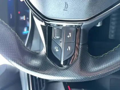 Photo 21 Peugeot 208  Electrique 50 kWh 136ch