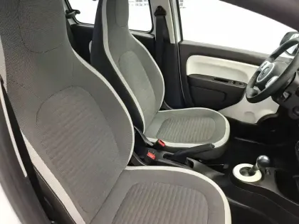 Photo 8 Renault Twingo  III E-Tech