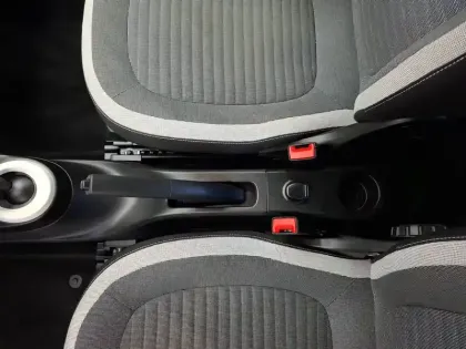 Photo 25 Renault Twingo  III E-Tech