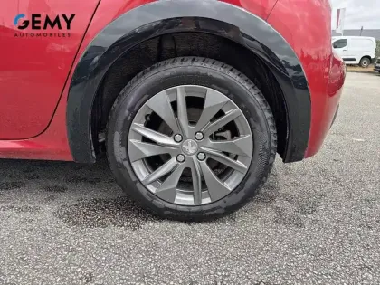 Photo 10 Peugeot 2008  PureTech 130 S&S EAT8