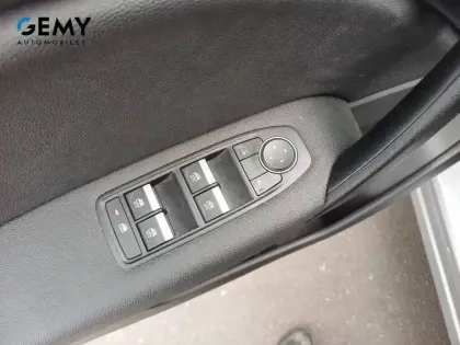 Photo 13 Renault Captur  E-Tech 145 - 21