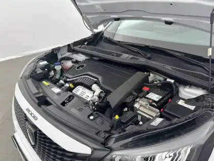Photo 14 Peugeot 2008  Hybrid 145 ch e-DCS6