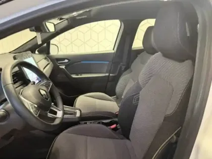 Photo 27 Renault Captur  E-Tech full hybrid 145 ch