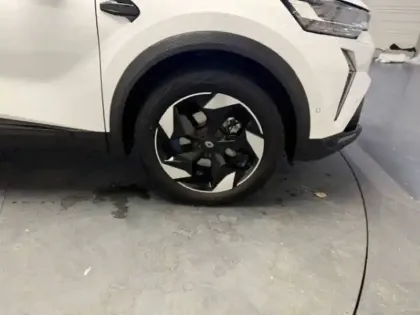 Photo 23 Renault Captur  E-Tech full hybrid 145 ch