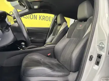 Photo 11 Toyota C-HR Hybrid GR Sport 2.0 184