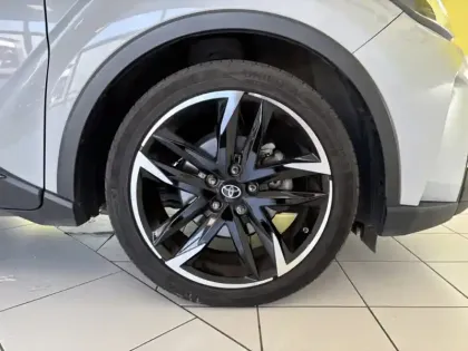 Photo 8 Toyota C-HR Hybrid GR Sport 2.0 184