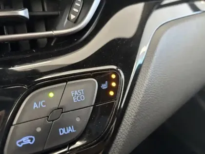 Photo 16 Toyota C-HR Hybrid GR Sport 2.0 184