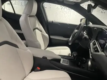 Photo 14 Lexus UX  250h Executive 2WD