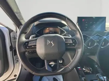 Photo 12 DS DS 3  Crossback BlueHDi 130ch Performance Line + Automatique 126g