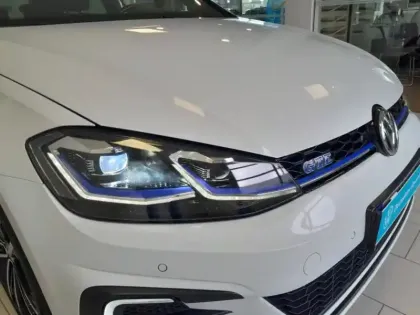 Photo 8 Volkswagen Golf  1.4 TSI 204ch Hybride Rechargeable GTE DSG6 Euro6d-T 5p 8cv