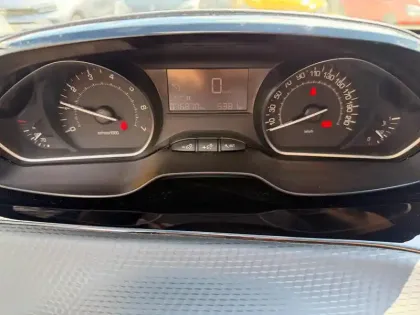 Photo 10 Peugeot 208  1.2 110 S&S 5p clim camera Régulateur Bluetooth