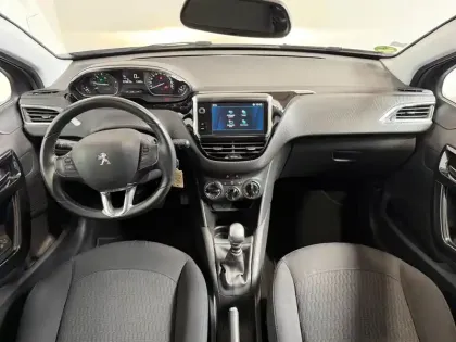 Photo 5 Peugeot 208  1.2 110 S&S 5p clim camera Régulateur Bluetooth