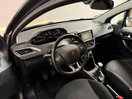 Photo 6 Peugeot 208  1.2 110 S&S 5p clim camera Régulateur Bluetooth
