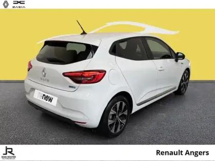 Photo 11 Renault Clio  1.6 E-Tech hybride 140ch Limited -21N