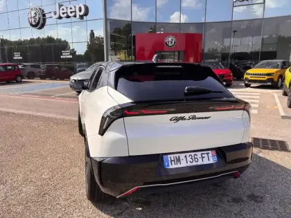 Photo 5 Alfa Romeo Junior  Elettrica 156ch 54kWh Sport Speciale