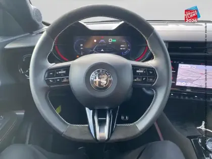 Photo 11 Alfa Romeo Junior  Elettrica 156ch 54kWh Sport Speciale
