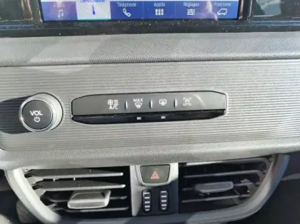 Photo 17 Ford Transit Courier Fourgonnette 1.0 EcoBoost 125ch Cabine Approfondie Trend DCT7