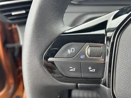 Photo 24 Peugeot 2008  PureTech 100 S&S BVM6